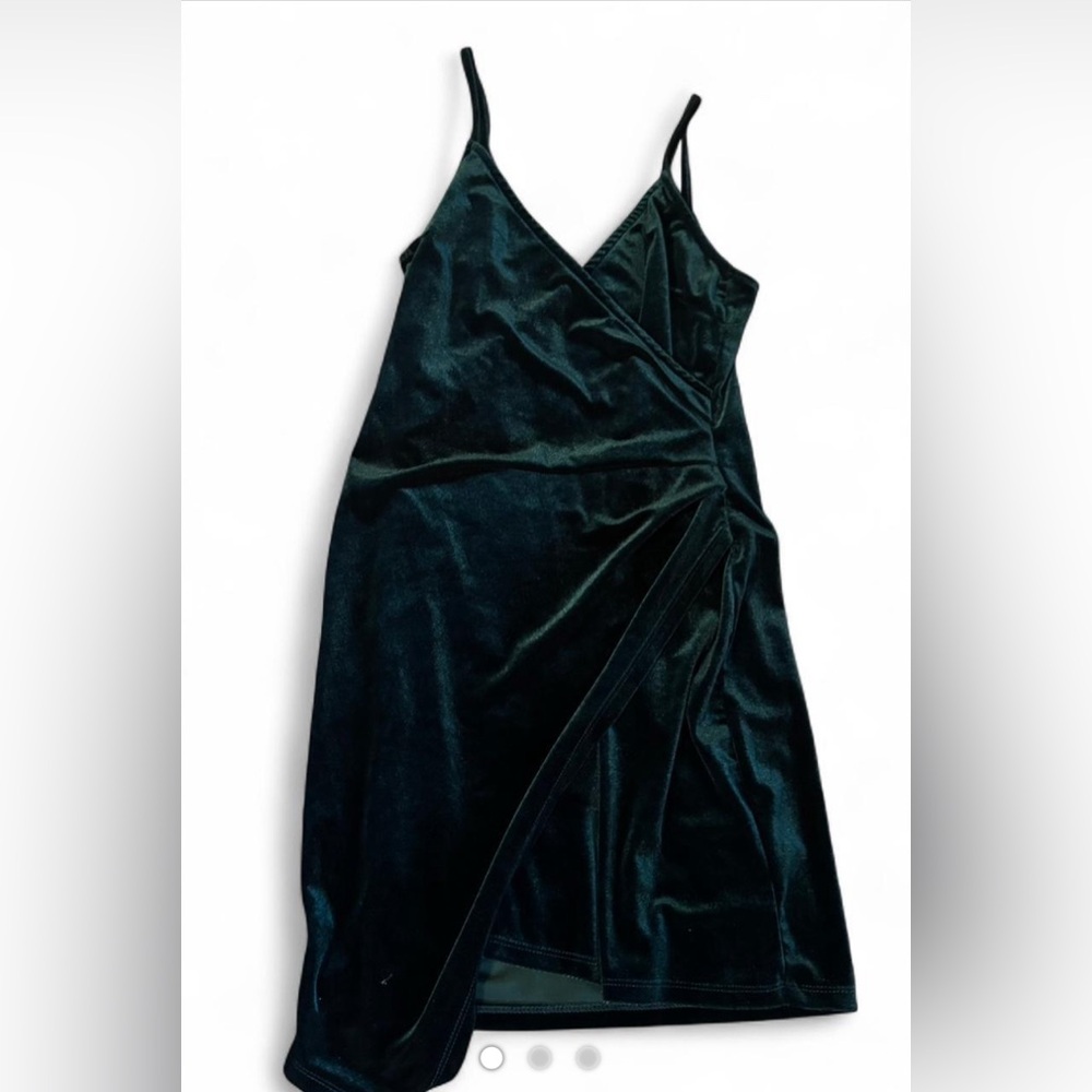 Chic Velvet Wrap Mini Dress in Dark Green